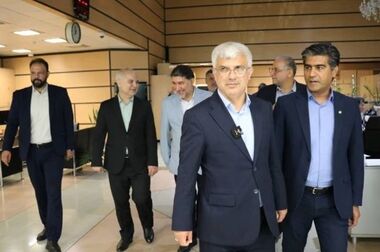 بازدید مدیرعامل بانک توسعه صادرات ایران از گروه صنعتی و کشاورزی آتاویتا