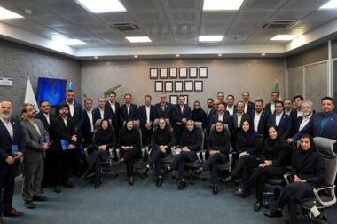 نشست مشترک بیمه تجارت‌نو و مدیریت شعب شرق استان تهران بانک تجارت برگزار شد