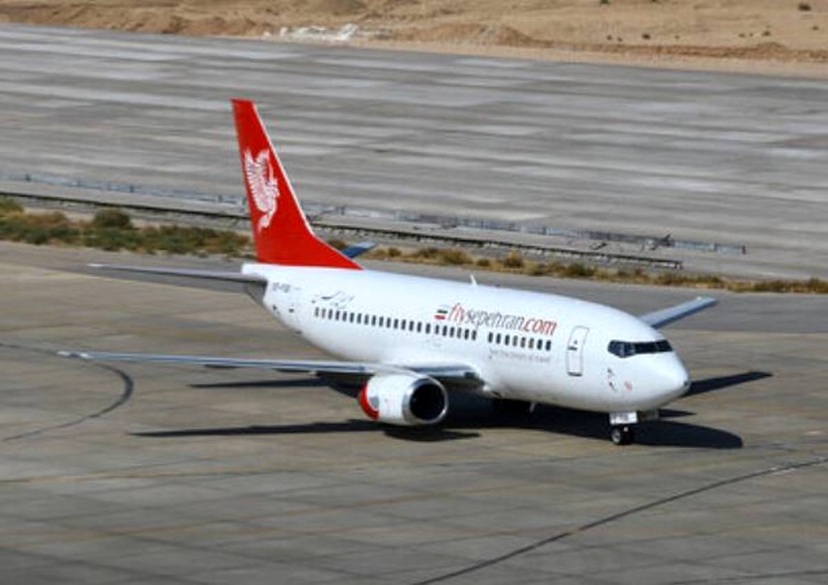 تاخیر چند ساعته پرواز آتا در مسیر مشهد – اصفهان؛ مسافران بلاتکلیف در فرودگاه