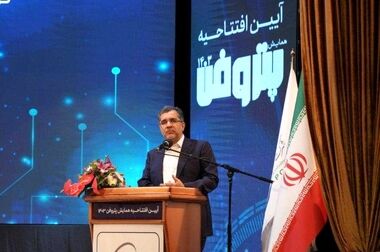 تأکید شریعتمداری بر تحقق اهداف نوآورانه در صنعت پتروشیمی 