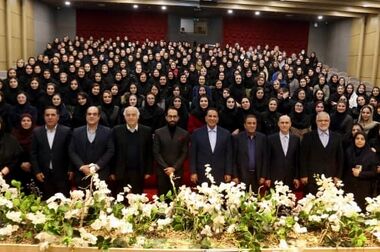 بازدید رئیس گروه مالی گردشگری از نمایشگاه بین‌المللی گردشگری