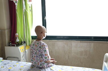 همزمان با آغاز ماه آگاهی‌رسانی سرطان کودکان، تهران طلایی شد