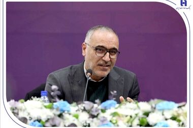 نخستین همایش هم‌اندیشی بانک صادرات ایران با فعالان صنعت پتروشیمی برگزار شد/ دبیر انجمن صنفی کارفرمایی صنعت پتروشیمی: سهم صنعت پتروشیمی در اقتصاد کشور به ۶ درصد می‌رسد