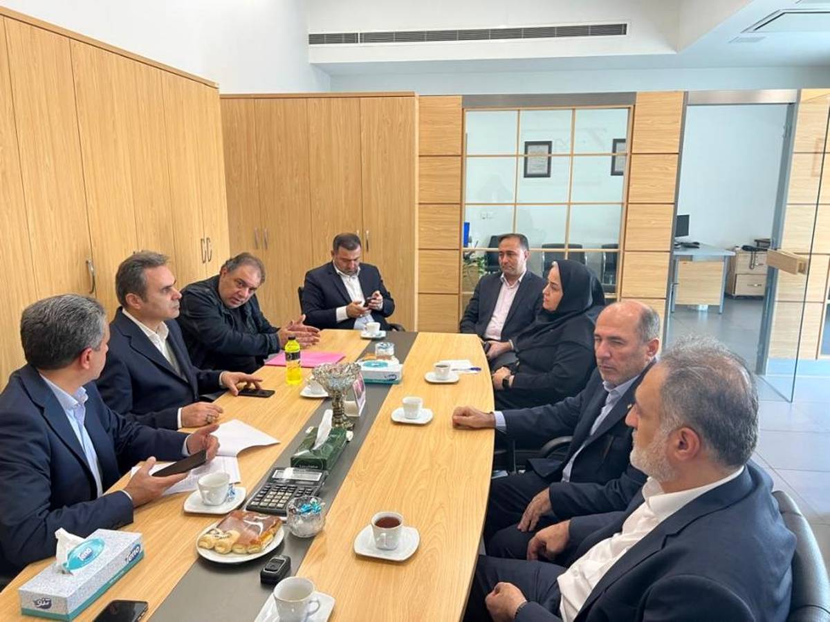 بازدید رییس هیأت‌مدیره بانک صنعت و معدن از شعبه رشت و واحدهای صنعتی استان گیلان