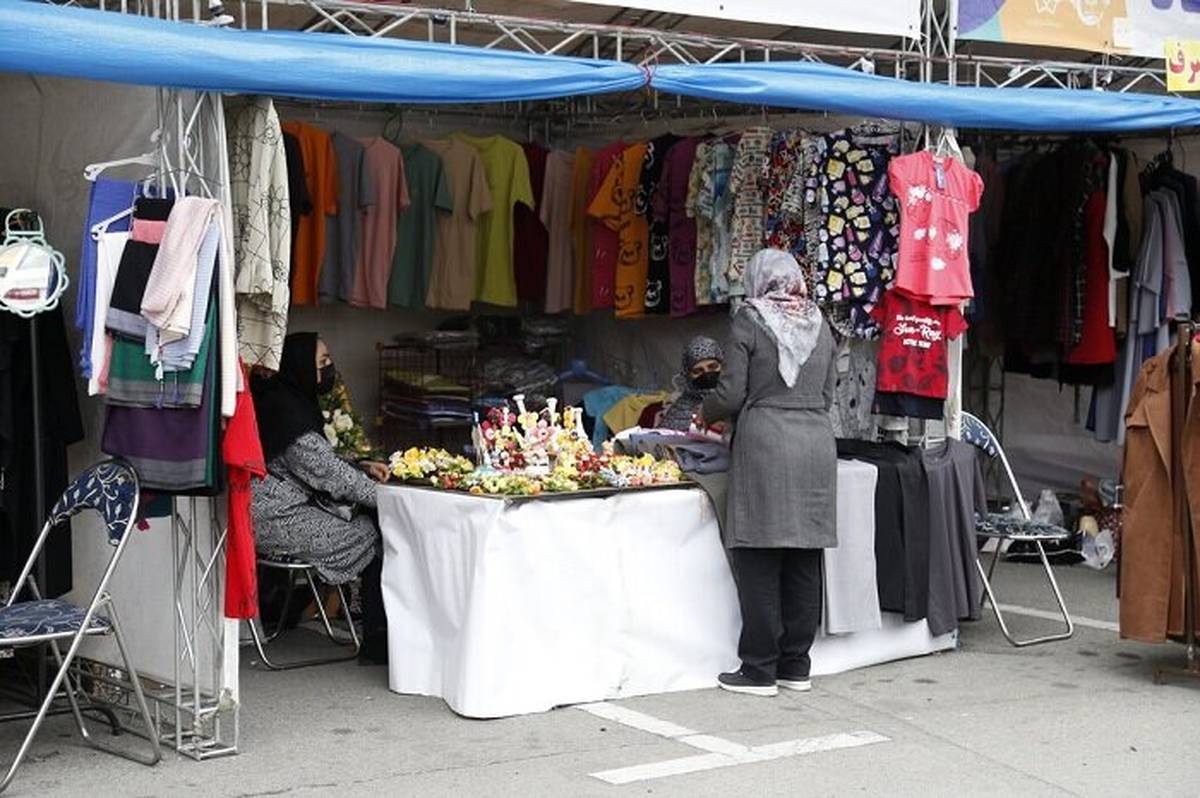 ساماندهی دست‌فروشان منطقه ۲ در بازارچه‌های موقت بهاره