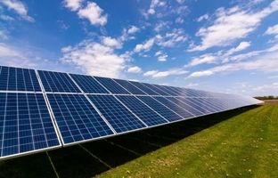 ساخت نیروگاه خورشیدی ۲ هزار مگاواتی در قم، گامی در جهت توسعه پایدار انرژی