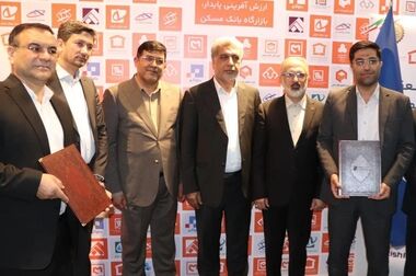  عبده‌ تبریزی: ضرورت تقویت منابع بانک مسکن برای توسعه بخش مسکن کشور/ خانه‌دار شدن میلیون‌ها ایرانی با تسهیلات این بانک
