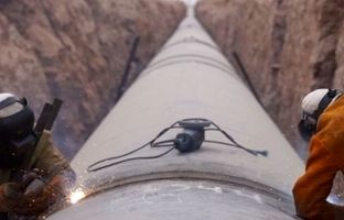 فولاد مبارکه پای تعهدات خود در اجرای پروژه انتقال آب دریا به اصفهان ایستاده است