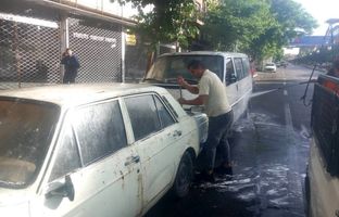   جمع آوری خودروهای اسقاطی و رها شده در منطقه ۱۲