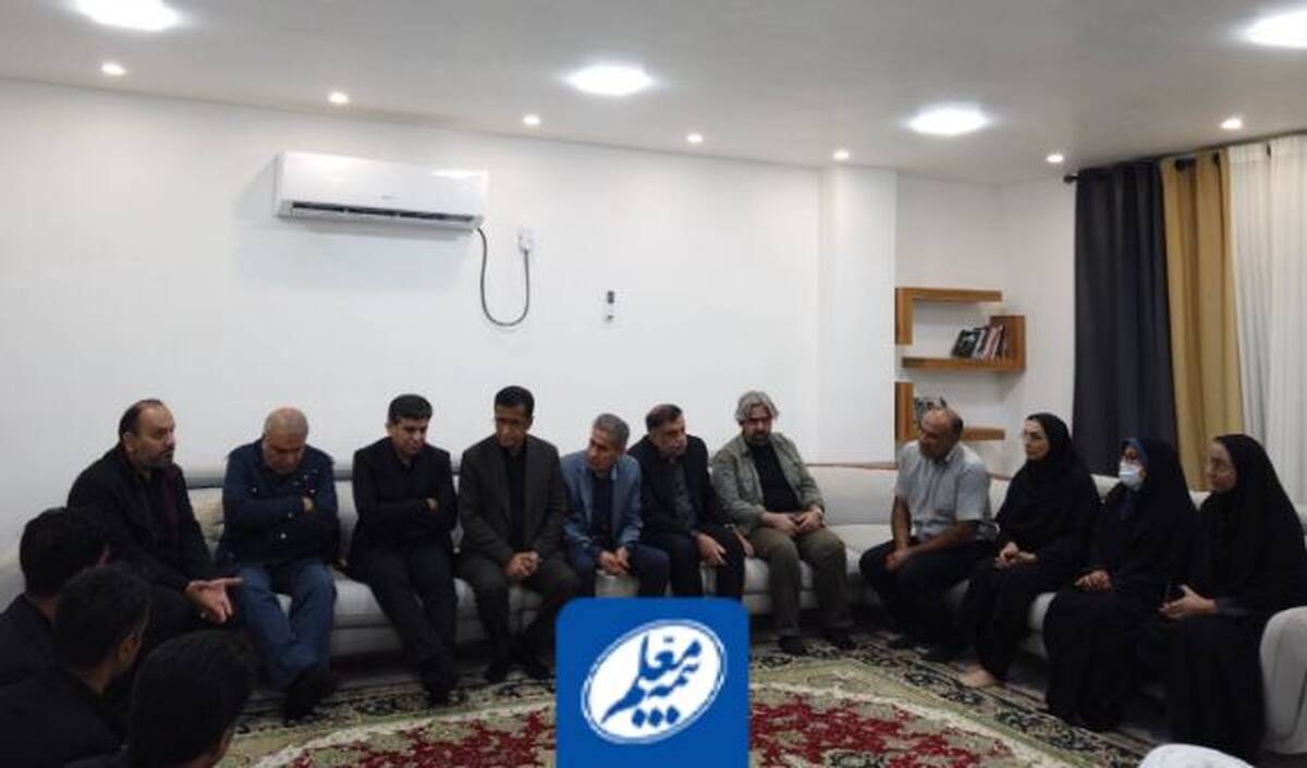 دیدار مدیرعامل بیمه معلم با خانواده شهدای دانش‌آموز در میناب