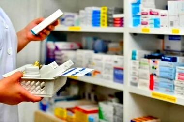 تمهیدات جدید برای مدیریت توزیع دارو در شرایط خاص / الزام داروخانه‌ها به ارائه خدمات در ایام تعطیل