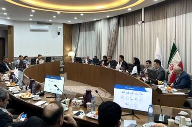 نشست مشترک بیمه تجارت‌نو و مدیریت شعب شرق استان تهران بانک تجارت برگزار شد