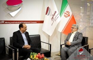 حضور نایب‌رئیس کمیسیون صنایع و معادن مجلس در غرفه صبانور