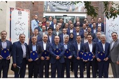 اهدای جوایز برندگان «فستیوال گل طلایی» بیمه آسیا