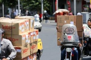 ۹۵۰۰موتورسیکلت به دلیل حمل بار نامتعارف اعمال قانون شدند/ساماندهی جای پارک موتورسیکلت سواران در تهران/بیش از یک میلیون و دویست هزار موتورسیکلت به دلیل عدم استفاده از کلاه ایمنی اعمال قانون شدند