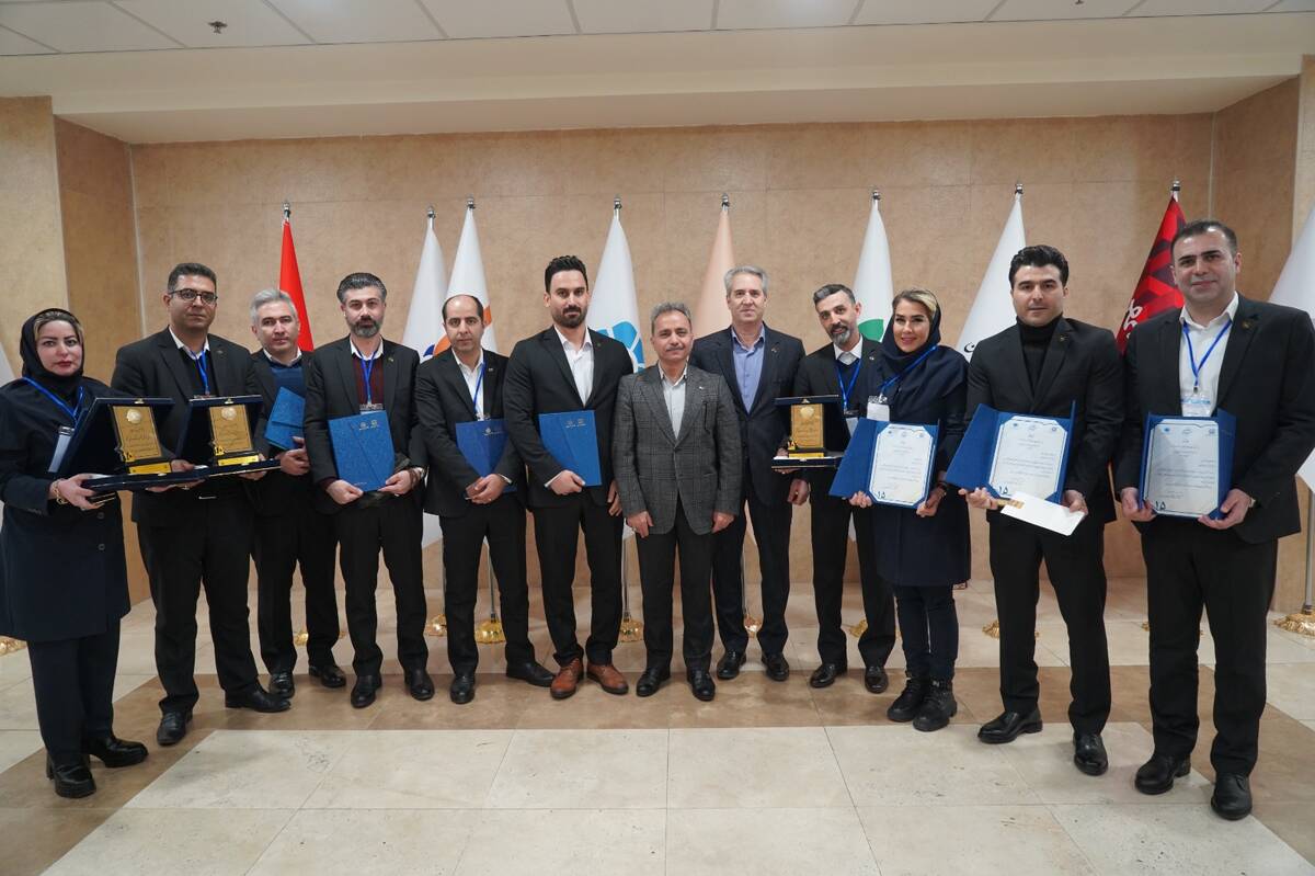 تقدیر از 10 رئیس‌شعبه برتر بانک‌آینده در پانزدهمین گردهمایی رؤسای موفق شعب بانک‌های کشور