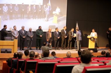 مدیرعامل سازمان منطقه آزاد انزلی از ایستگاه‌های آتش‌نشانی یاری‌رسان در حادثه ونوس تجلیل کرد