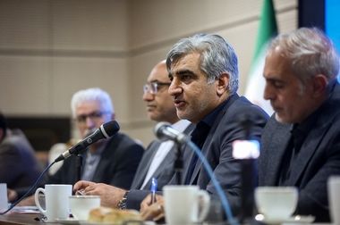 بررسی اولویت‌ برنامه‌ها و وضعیت منابع و مصارف در جلسه شورای معاونین سازمان تأمین اجتماعی