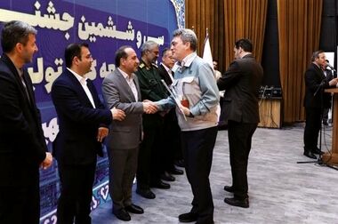 باید به‌موازات موضوعات فنی در زمینه شفافیت و مبارزه با فساد مدعی و پیشرو باشیم