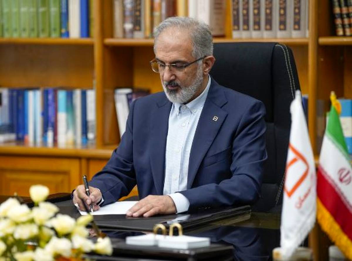 پیام مدیرعامل بانک مسکن در خصوص گرامیداشت یوم الله ۲۲ بهمن/ دعوت دکتر خورسندیان از کارکنان بانک مسکن جهت شرکت در راهپیمایی باشکوه ۲۲ بهمن