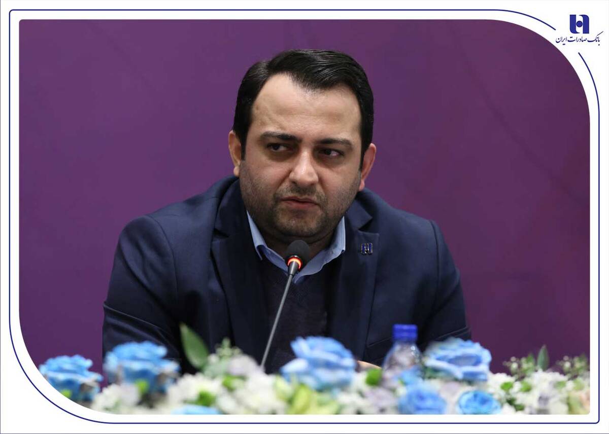 نخستین همایش هم‌اندیشی بانک صادرات ایران با فعالان صنعت پتروشیمی برگزار شد/ محسن سیفی: بانک صادرات ایران به‌دنبال تعامل راهبردی و پایدار با صنعت پتروشیمی است