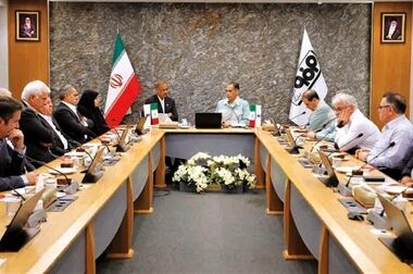 نایب‌قهرمانی آکادمی فولاد مبارکه در رقابت‌های شنای پسران کشور