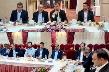 رضایت مندی بیمه گذاران و تکریم مشتریان محور توسعه شعب است