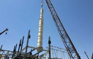 بلندترین تاور طرح صنایع پلیمر گچساران نصب شد/ پیشرفت پروژه پلی‌اتیلن سنگین به ۴۷ درصد رسید