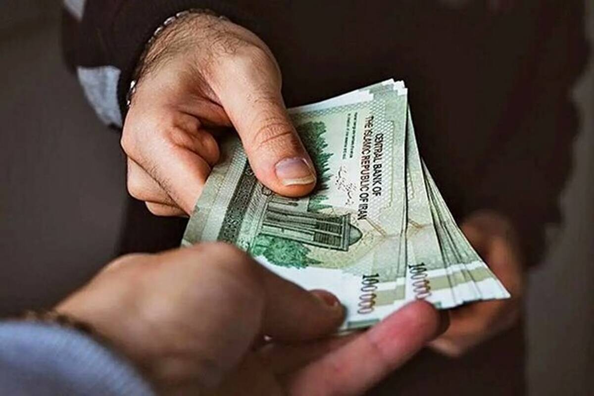 مبلغ عیدی و پاداش امسال کارگران/کارفرمایان عیدی را به روزهای آخر سال موکول نکنند