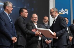 پتروفن، پلتفرم نوآوری صنعت پتروشیمی ایران/ شریعتمداری: تبدیل ایده به محصول لازمه بقای صنعت است/ برترین‌های نوآوری در صنعت پتروشیمی در سال ۱۴۰۴ معرفی شدند