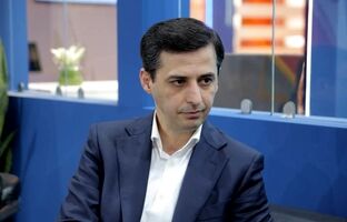 قدردانی فرید دهقانی از کادر مدیریتی، فنی و بازیکنان چادرملو اردکان
