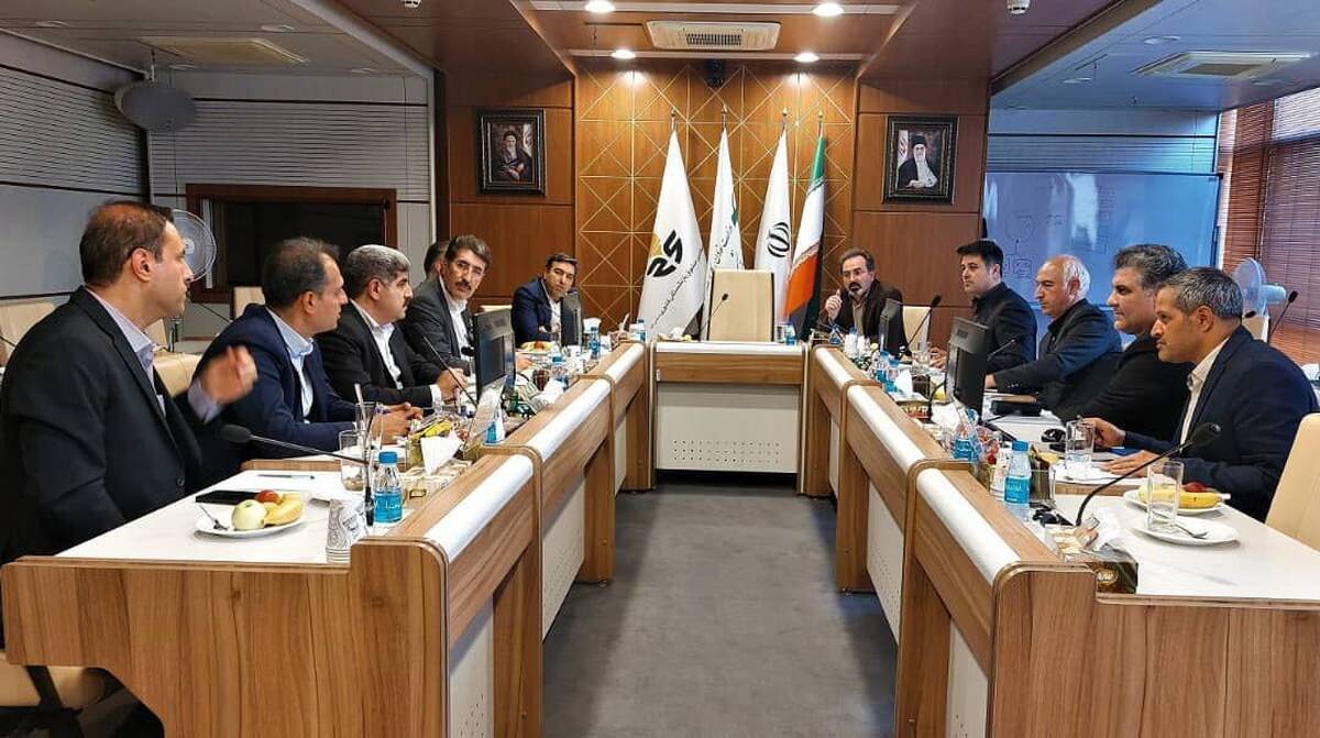 در نشست تخصصی مدیران عامل هلدینگ صباانرژی و بانک توسعه تعاون مطرح شد / استفاده از ظرفیت‌های بانک توسعه تعاون برای تامین مالی پروژه‌های هلدینگ صباانرژی