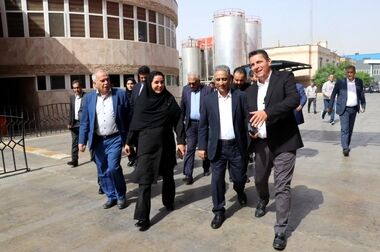 معارفه مدیر جدید بانک صنعت و معدن در استان فارس/تمرکز بر توسعه صنعتی استان و ارائه خدمات نوین بانکی به تولیدکنندگان