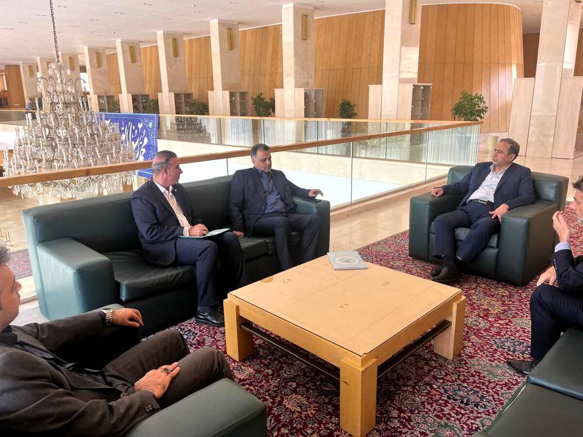 برگزاری نشست صمیمانه دبیرکل سندیکای بیمه گران ایران با عضو کمیسیون اجتماعی مجلس به منظور رفع مشکلات نمایندگان صنعت بیمه با سازمان تأمین اجتماعی 