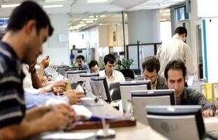 کارگران حداقل بگیر در گرداب افزایش حقوق ۳۰ درصدی برای دولتی‌های کف بگیر؟