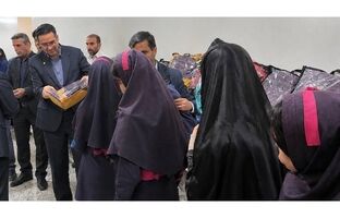 توزیع هزار بسته نوشت افزار میان دانش‌آموزان نیازمند با حمایت شرکت نفت سپاهان