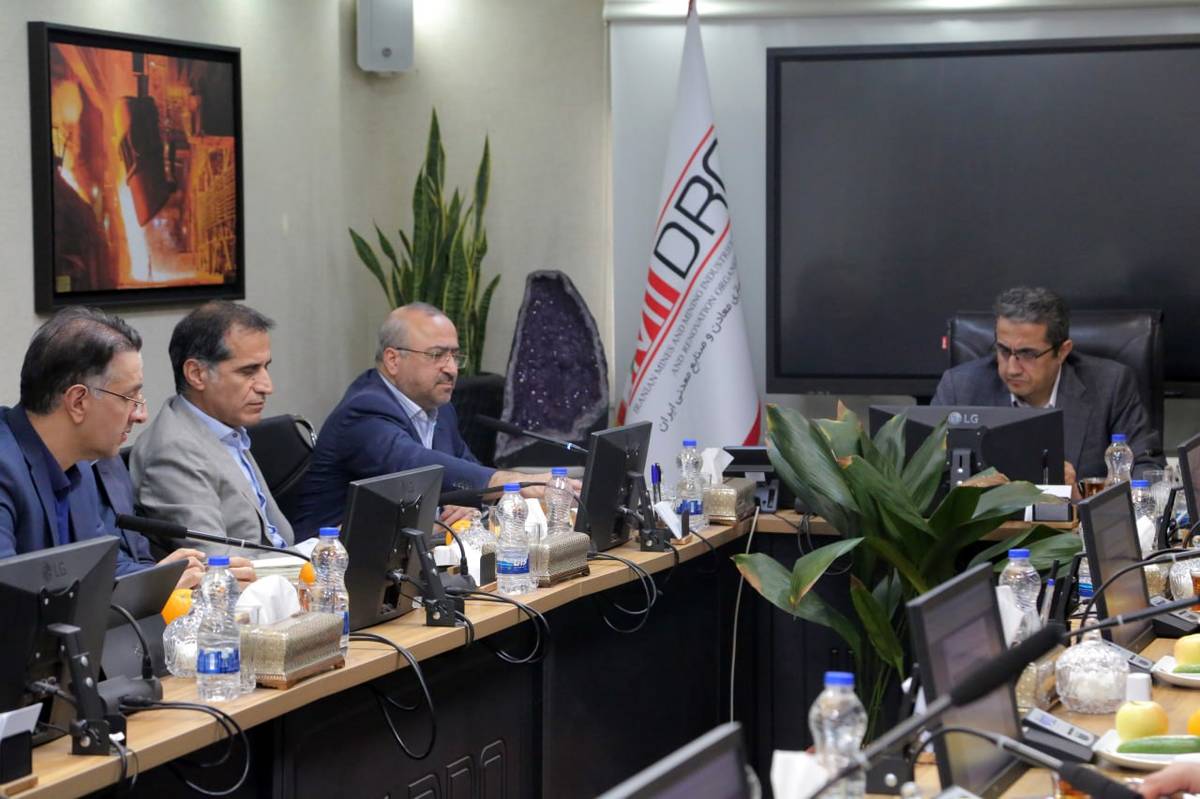 آقاجانلو: ضرورت توسعه منطقه ویژه خلیج فارس با رویکرد رشد صادرات/​ پیرحسینلو: برنامه اجرای 18 پروژه زیرساختی در منطقه