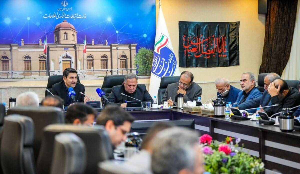 نقش کلیدی شرکت مخابرات ایران در جهش فیبر نوری؛ وزیر ارتباطات عملکرد مخابرات را ستود